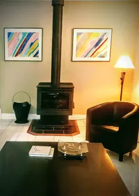 Quiet hilltop retreat - Image 3