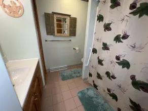 Beau Soleil Bungelow-Spacious 3 Bedroom Home with a Hot Tub, & Firepit - Image 5