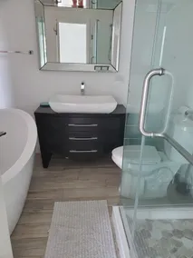 2 chambres, maison de ville dans une communauté fermée avec plage privée et piscine à débordement - Image 5