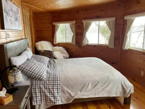Wooden Waterfront Cottage in Kingston - (Pet-Friendly!) - Image 3