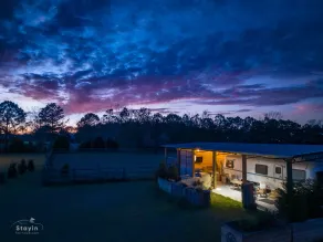 Silver Star Glamping at its best ! Huge 30ft Airstream with everything and more - Image 4