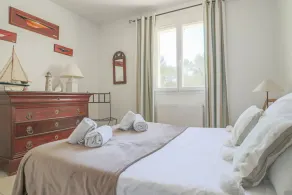 Villa Paisible avec Piscine à débordement, à 10' du Centre - Image 5