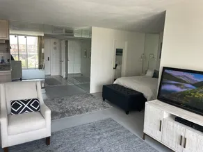 AWESOME COZY STUDIO NEXT TO HOTEL DEL - Image 3
