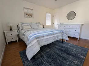Cheerful 4-bedroom pool house in the North Fork near all - Image 4