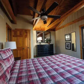 Alpine Hocking Hills Cabin - Image 5