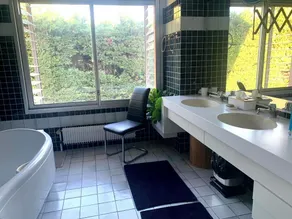 Alpilles and Luberon – Large family home for 10 people with a pool, tennis court, and hot tub - Image 4