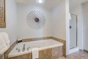 Sundial B321-B | Ski-in/Ski-out | Jetted Tub | Mountain Views | Pools & Hot Tubs | Ski Valet - Image 4