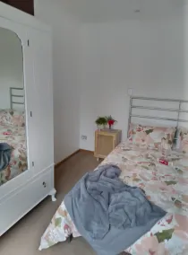 Peaceful Pet Friendly! cottage set on 1 acre - 5 mins from beach - Image 5