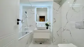 Crystal North Deluxe Apartments - Modern Comfort & Style - Image 5
