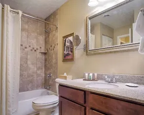 Kingsgate -two--2BR Apartments with resort access - Image 3