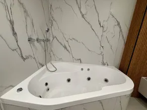Carmel Holiday Apartments - Image 2