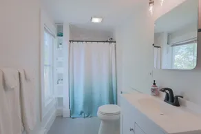 101 Park D · Lovely 2 bedroom 2 bath apartment - Image 2