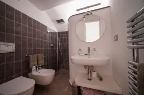 New cozy detached villa in the center of the village of Nerano parking space - Image 3