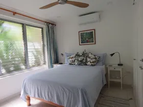 Secluded sea-view apartment 2 mins from beach, WiFi, 24hr security - Image 3