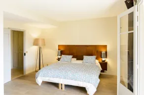 Les Gardis your ideal refuge in Provence - Image 4