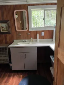 Lakeside Cottage, Spectacular Waterfront - Image 3