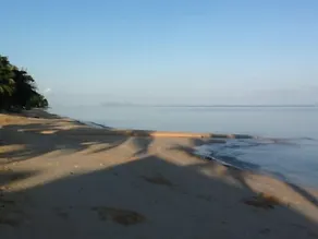Affordable beachside luxury in a beautiful intimate setting. - Image 4