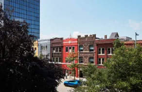 EZ Check-in and Check-Out, Perfect for a Night Downtown! - Image 5