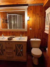 Cosy chalet close to the slopes with lake view - Image 4