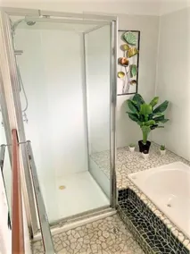 Lemac - Direct Access to Toogoom Beach-Sleeps 8-2 Smart TV's-Wifi-Pets - Image 2