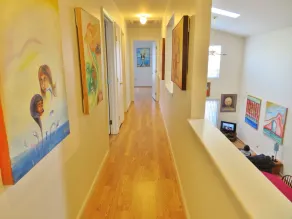 Artistic environment inspiring Home - Image 2
