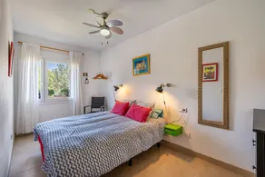 Holiday Home 'Casa Encontrada' with Shared Pool & Wi-Fi - Image 4
