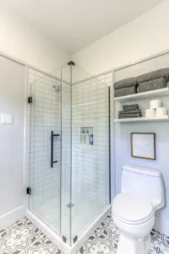 Newly renovated, charming, quiet bungalow near U of A/downtown - Image 2