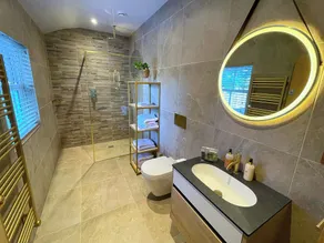 Cottage convivial et familial avec jardin et jacuzzi | Avec animaux acceptés - Image 4