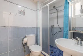 Apartment Moby Dick with Sea View, Shared Pool & Wi-Fi - Image 4
