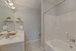 Town Center Executive Condo - Image 5