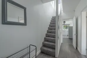 Spacious Family Home, great for city breaks or business stays - Image 2