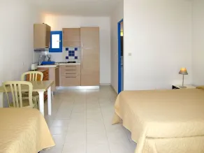 Cosy apartment for 2 people with WIFI, A/C, TV and terrace - Image 5