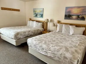 2 bedroom cottage 2.5 miles from Munising, MI and the Pictured Rocks Cruises. - Image 5