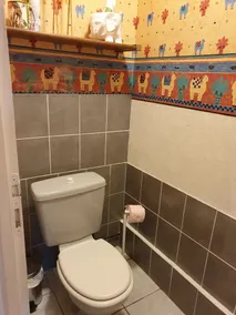 Hus med have i den gamle bydel i Plouharnel. - Image 4