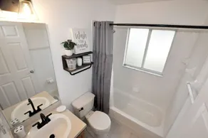 Orlando BeachHouse ❤️ Expanded pool & HotTub Recent renos, close to Disney! - Image 4