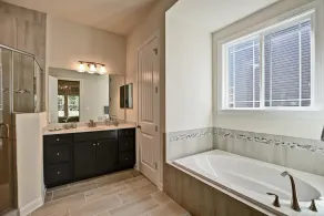 Beautiful 5 bed/4 bath House in the Ocean View Beach Club Community! Wifi Available, Pool, Fitness Center, Sauna, Weekend Beach Shuttle! - Image 3