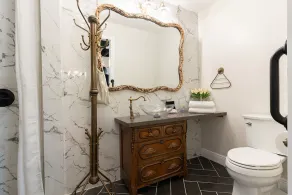The August Inn - Image 3