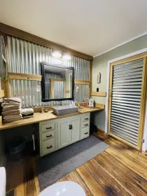 Rustic cabin just outside of Madison! - Image 3