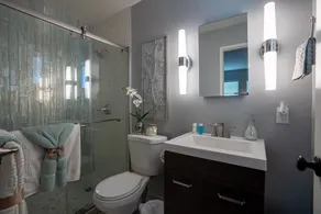 LuxoStays | Charming 4BR w/ large backyard/firepit - Image 2