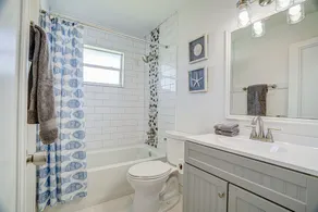 Charming Cottage w/Gazebo & Heated Pool - Close to Beaches - Image 4