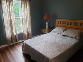Newly renovated ranch home 8 miles from Saugatuck beaches, orchards & wineries. - Image 5