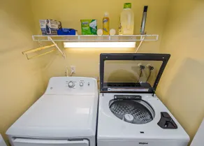 Newly Remodeled, Sleeps 12, Quiet neighborhood near it ALL, Pet Friendly - Image 2