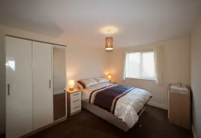 Location-Location-Location! - Spacious 2 Bed Apt with Sea & Country Views - Image 5