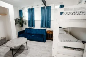 Modern Retro Haven near Downtown Sedro Woolley - Image 4
