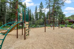 Walk to RMNP, hot tub, mountain views and river access. - Image 5