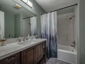 Nice quiet keyless entry home just 25 min to Lake Lure & Chimney Rock with barn - Image 4