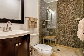 Maison de 5 chambres avec immense terrasse et bain à remous - Image 4