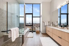 Top of River West: Luxe Penthouse for Groups - Image 5
