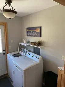 Spacious 3-Story Home, 4 bedrooms, Sleeps 12, Easy Trailer Parking - Image 2