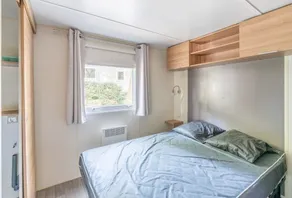 Mobile Home for 6 Guests with Shared Pool and Private Terrace - Image 3